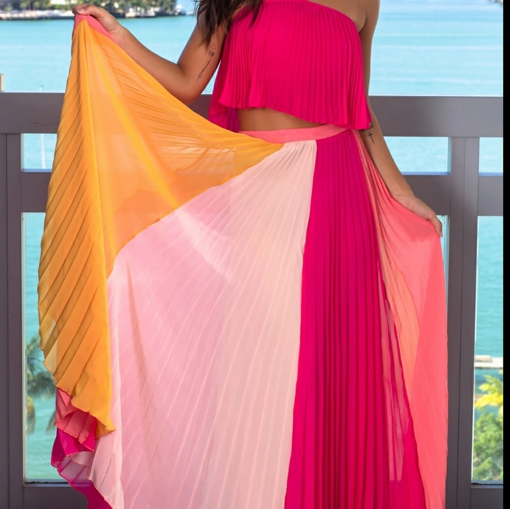 Luxxel Colorblock Pleated Maxi Skirt in Pink, Coral, Yellow & Cream - Picture 4 of 10